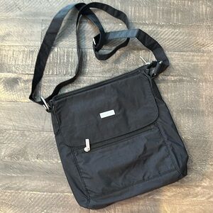 Crossbody Baggallini black new condition